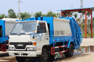 江铃老款顺达6方压缩式垃圾车