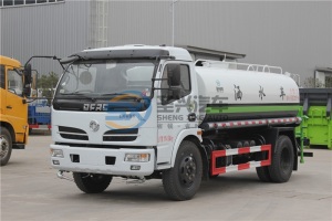 东风福瑞卡8吨洒水车
