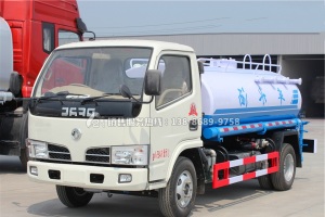 东风福瑞卡5吨绿化洒水车