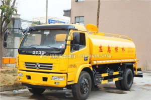东风多利卡8吨绿化喷洒车